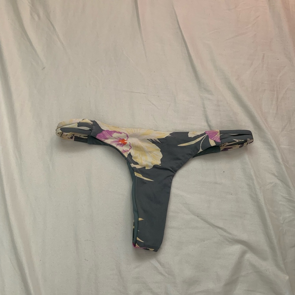 Roxy cheeky bikini bottom XS